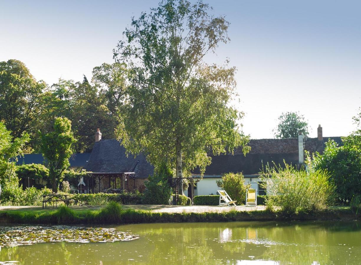 La Lune Lake Joue-en-Charnie Exterior photo